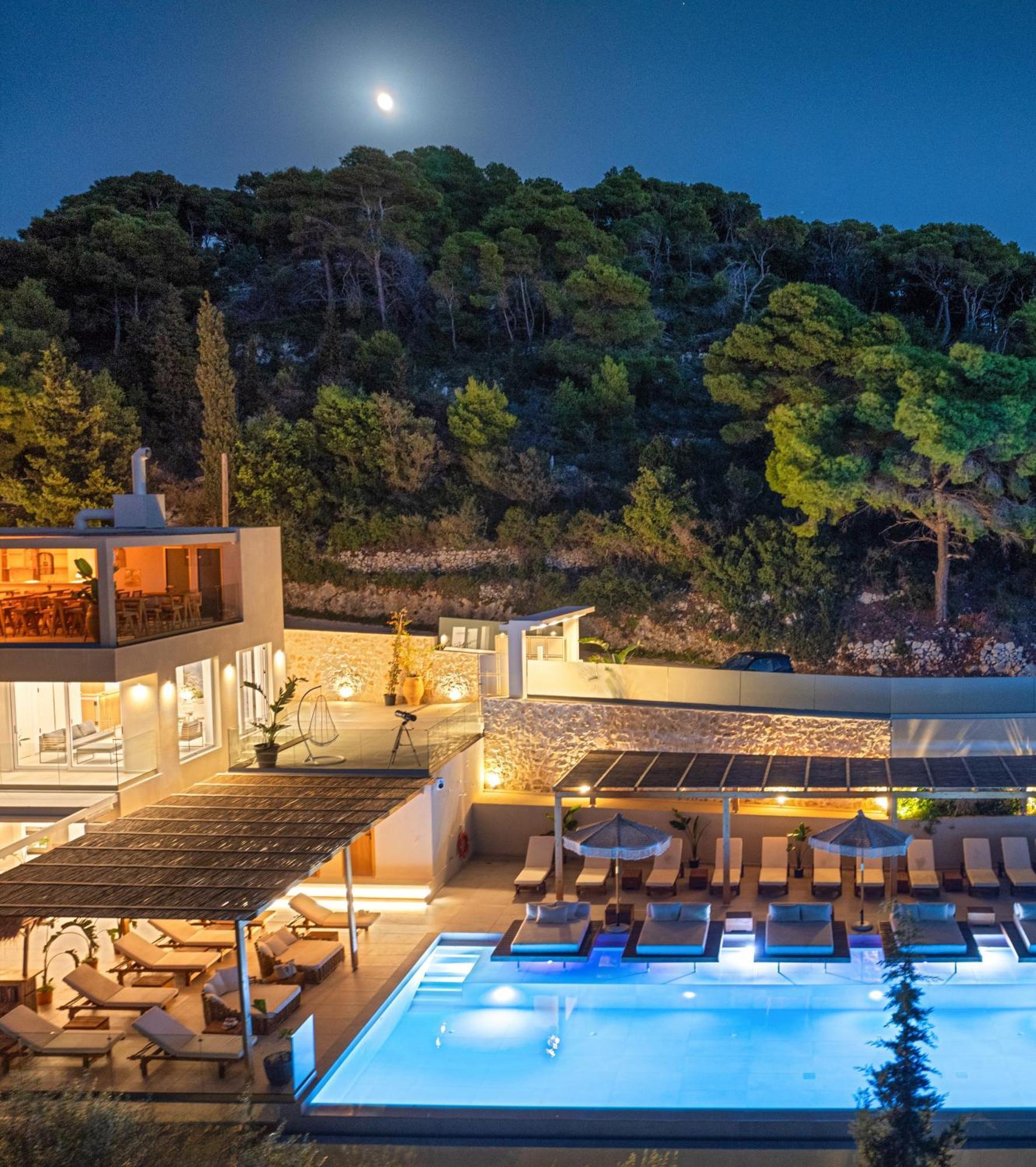 Myzith Luxury Suites Keri エクステリア 写真